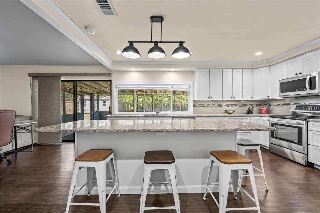 2110 Carnation Lane - Photo 8