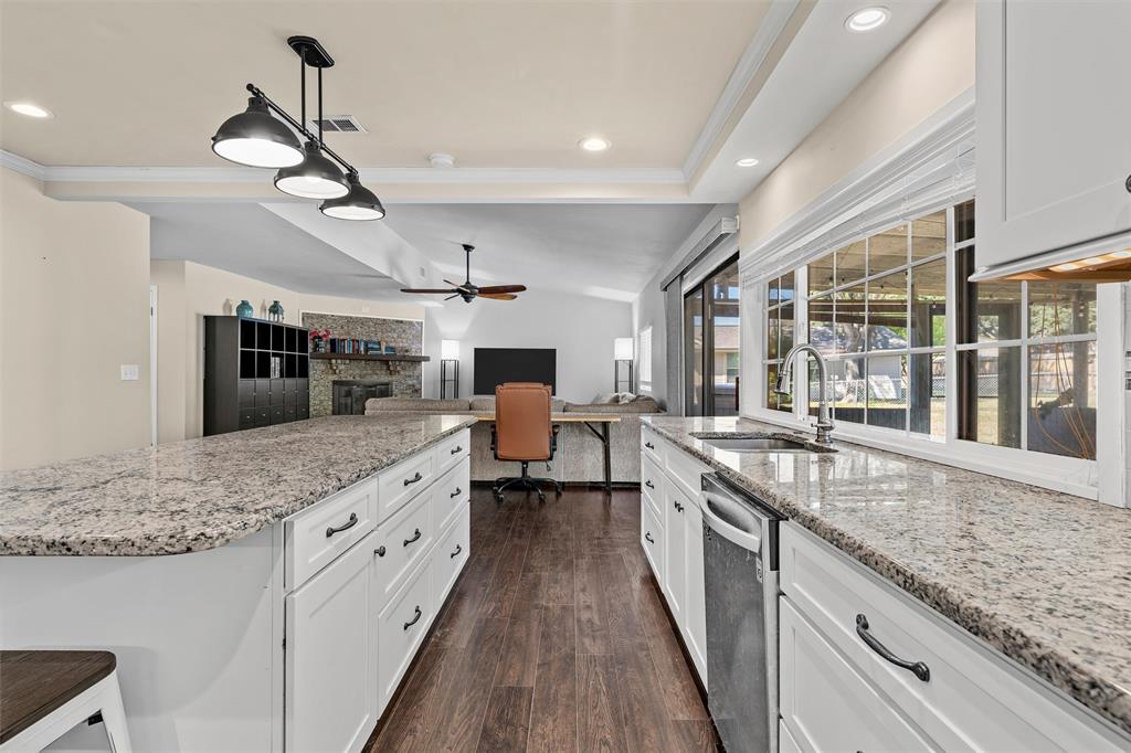 2110 Carnation Lane - Photo 9