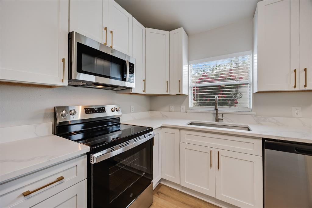 7127 Larkin Drive - Photo 8