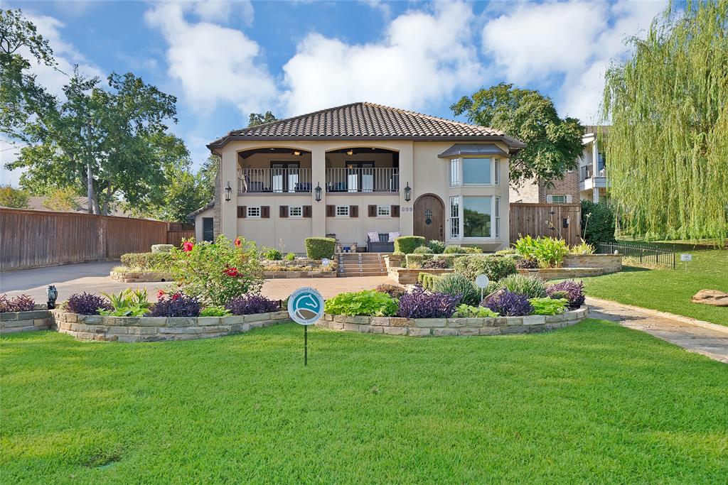 306 E Rochelle Boulevard - Photo 1