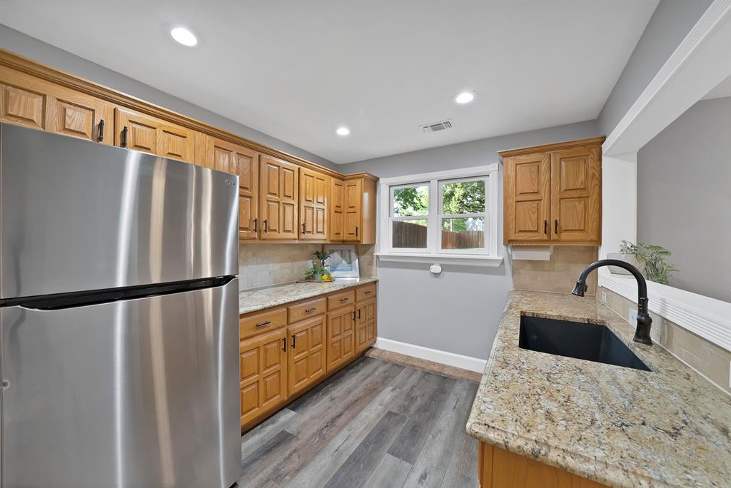 306 E Rochelle Boulevard - Photo 11