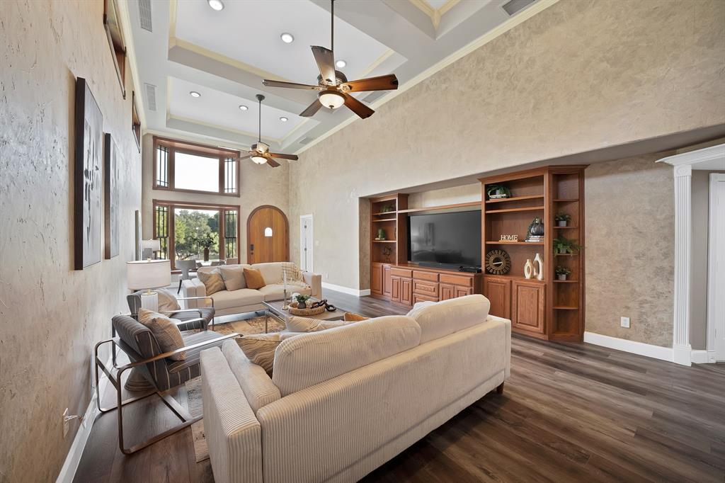 306 E Rochelle Boulevard - Photo 6