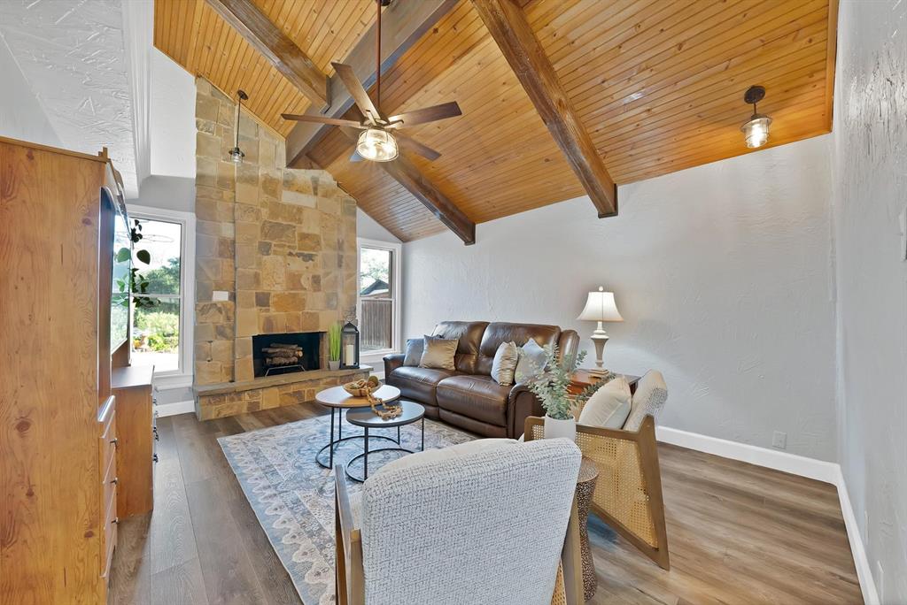306 E Rochelle Boulevard - Photo 7