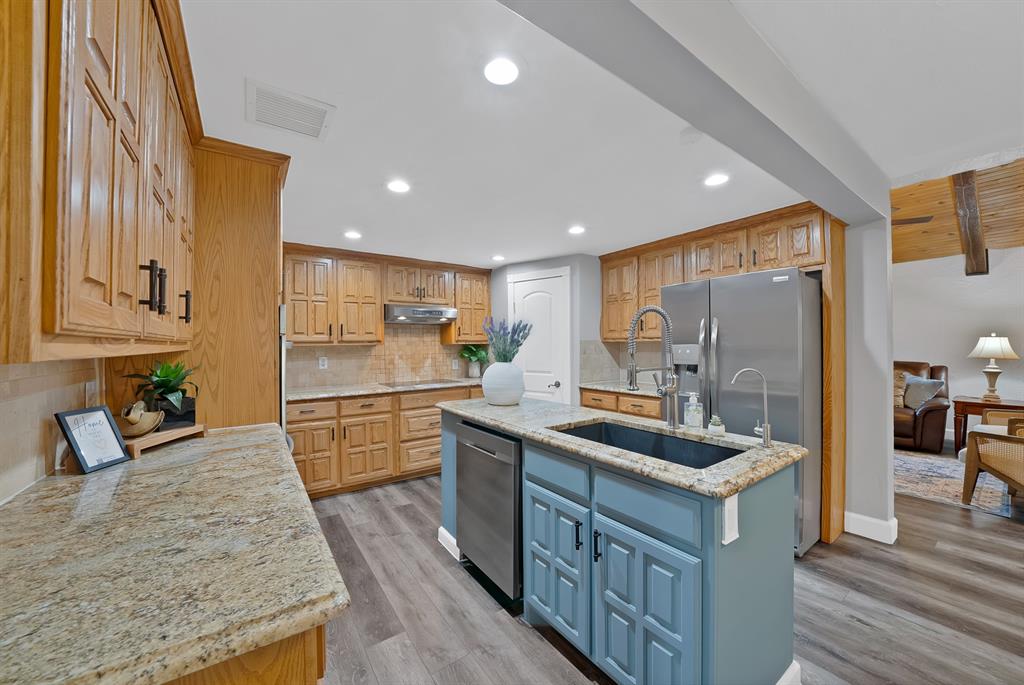 306 E Rochelle Boulevard - Photo 8
