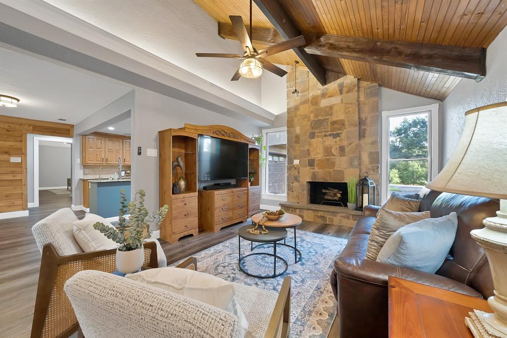 306 E Rochelle Boulevard - Photo 9