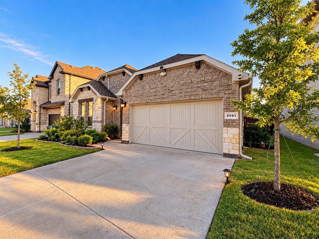 2061 St Andrews Way - Photo 3