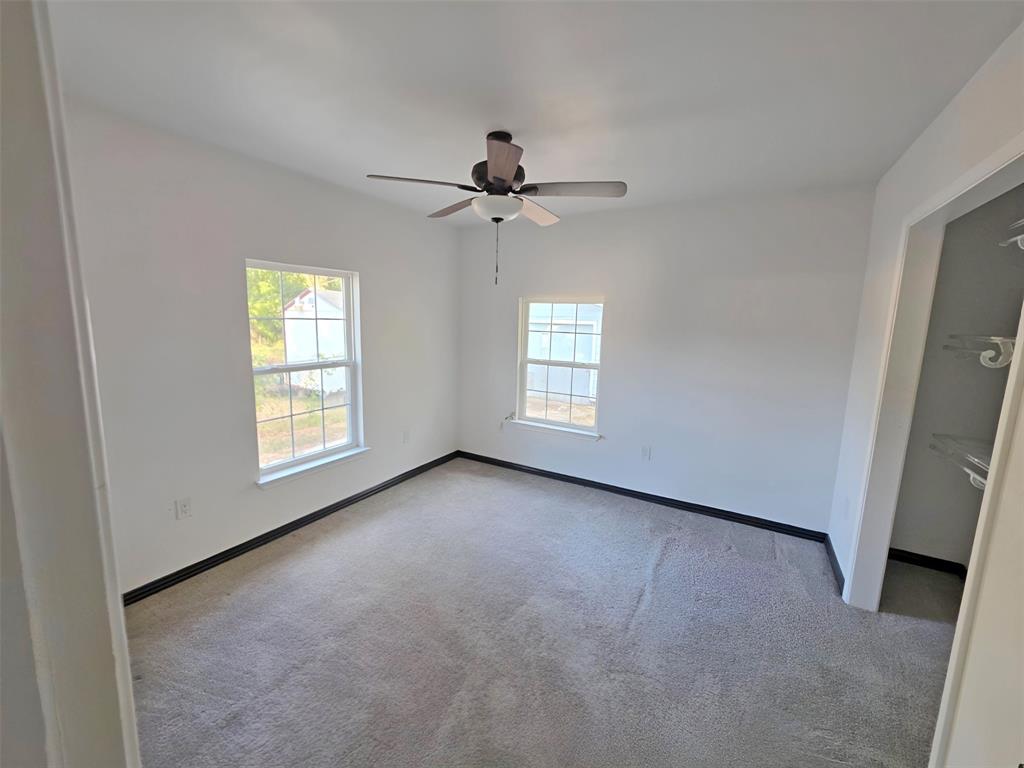 2914 Carpenter Avenue - Photo 15