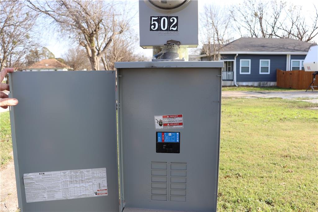 502 E Navarro Street - Photo 11