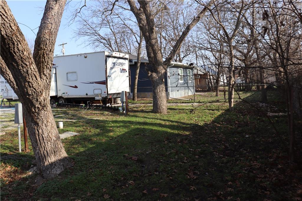 502 E Navarro Street - Photo 6
