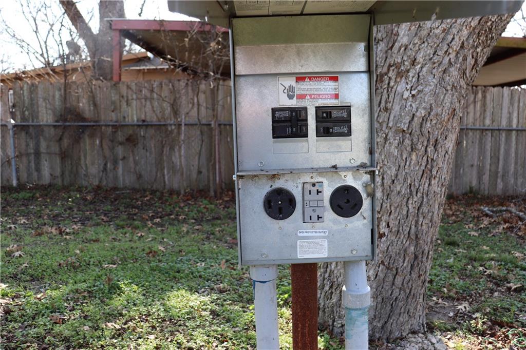 502 E Navarro Street - Photo 8