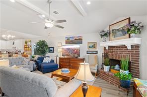 422 Travis Drive - Photo 2